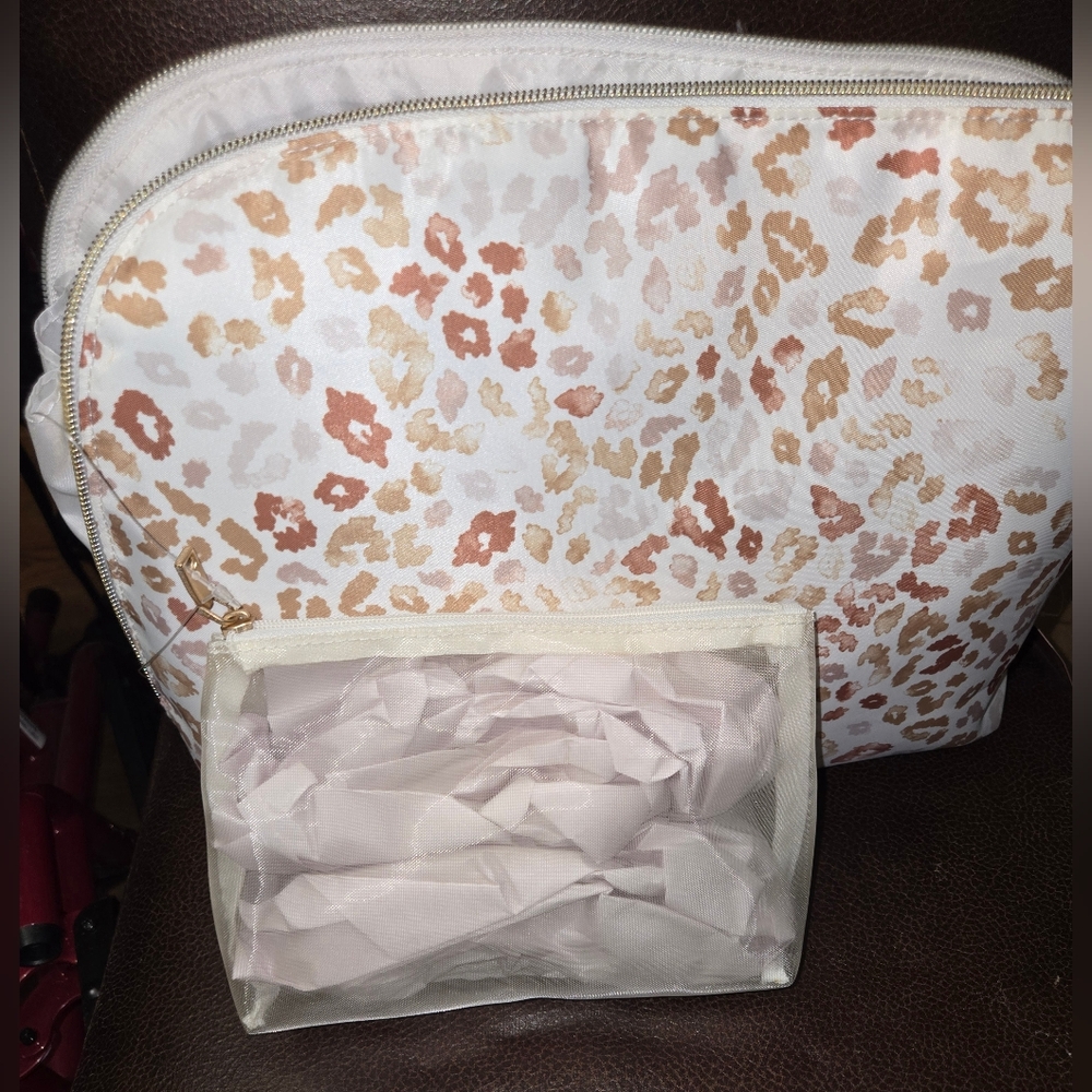 Sonia Kashuk Large Animal Print Cosmetic Bag With Bonus Bag - Picture 2 of 3